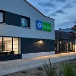 Sure By Western Les Portes De Montauban Hotel 3*