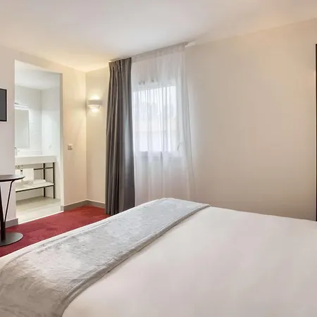 Sure By Western Les Portes De Montauban Campsas