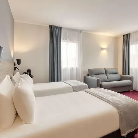 Hotel Sure By Western Les Portes De Montauban