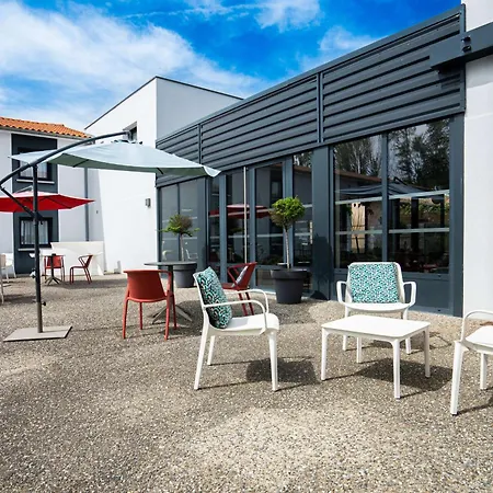 Sure By Western Les Portes De Montauban Hotel