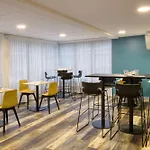 Sure By Western Les Portes De Montauban 3* Campsas