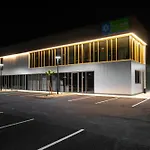 Sure By Western Les Portes De Montauban Campsas