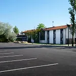 Sure By Western Les Portes De Montauban