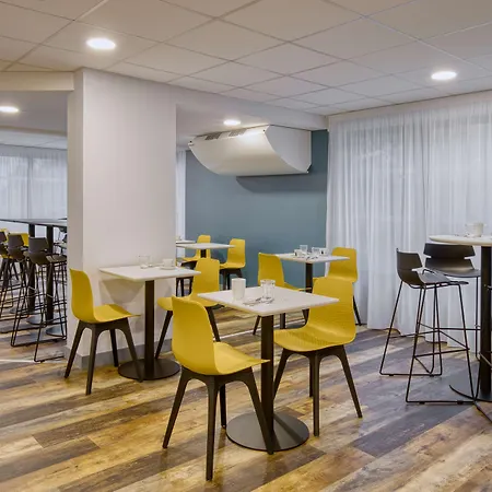 Hotel Sure By Western Les Portes De Montauban