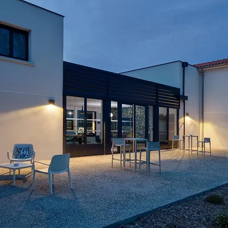 Sure By Western Les Portes De Montauban Hotel 3*