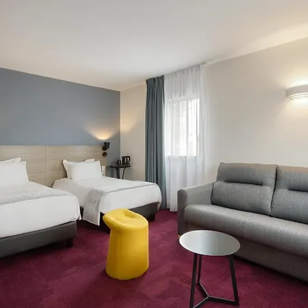 Sure By Western Les Portes De Montauban מלון