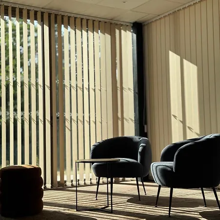 Sure By Western Les Portes De Montauban מלון
