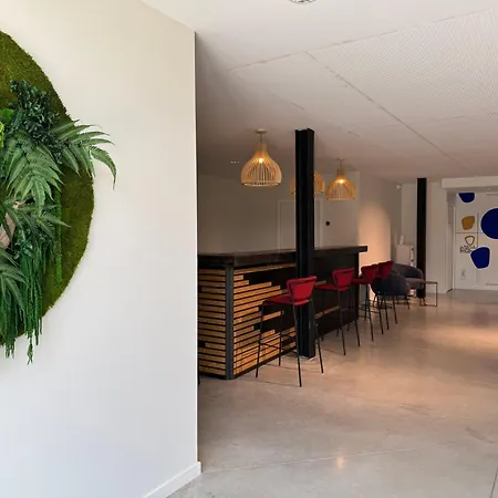 Hotel Sure By Western Les Portes De Montauban Campsas