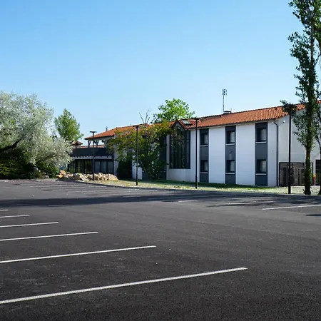 Sure By Western Les Portes De Montauban