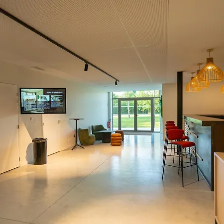 Sure By Western Les Portes De Montauban 3* Campsas