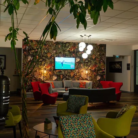 Sure By Western Les Portes De Montauban מלון Campsas