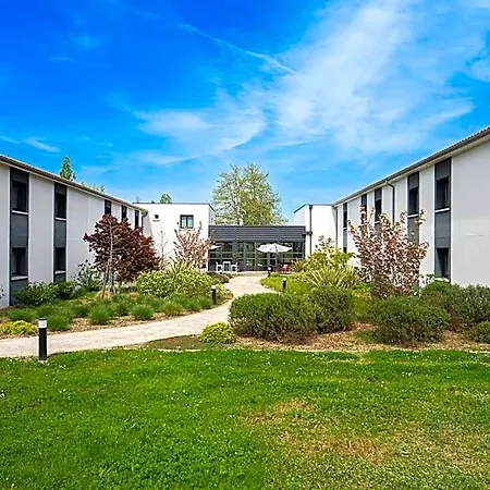 Hotel Sure By Western Les Portes De Montauban 3*