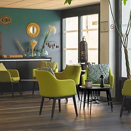 Sure By Western Les Portes De Montauban Hotel 3*