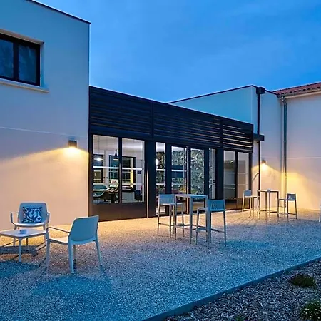 Sure By Western Les Portes De Montauban Hotel