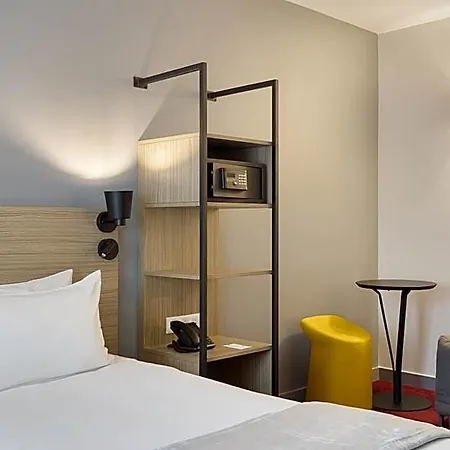 Sure By Western Les Portes De Montauban Hotel