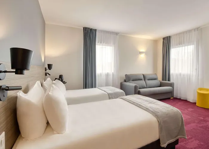 Hotel Sure By Western Les Portes De Montauban