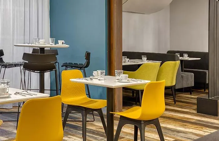 Sure By Western Les Portes De Montauban Hotel Campsas