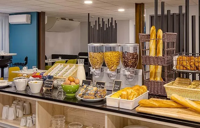 Sure By Western Les Portes De Montauban Hotel Campsas