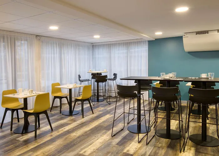 Sure By Western Les Portes De Montauban 3* Campsas