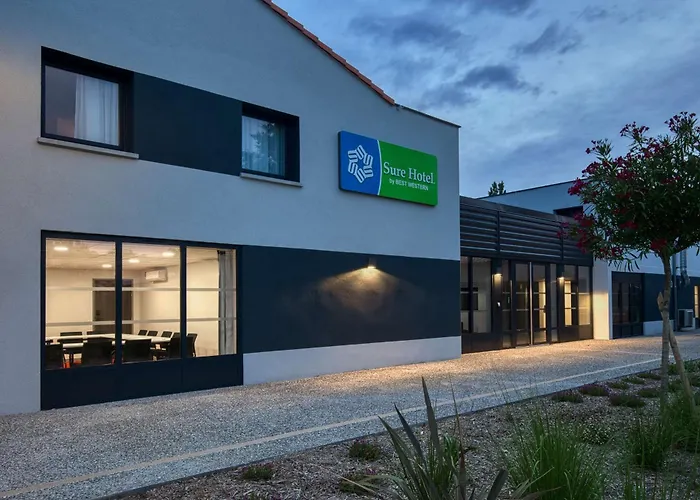 Sure By Western Les Portes De Montauban Hotel 3*