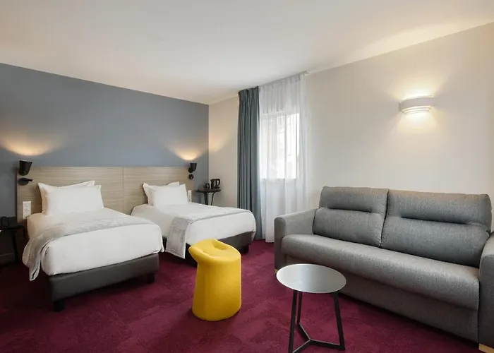 Sure By Western Les Portes De Montauban Hotel