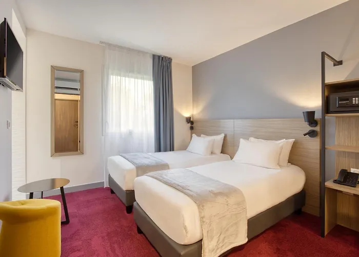 Sure By Western Les Portes De Montauban Hotel Campsas