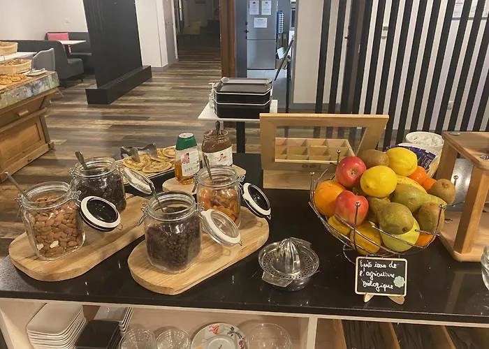 Sure By Western Les Portes De Montauban Hotel