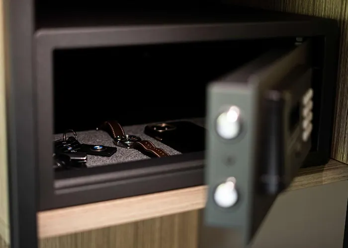 Sure By Western Les Portes De Montauban Hotel Campsas