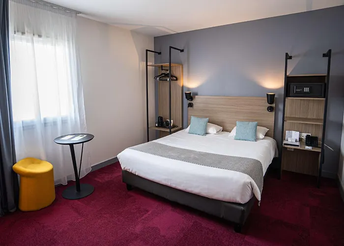 Sure By Western Les Portes De Montauban Campsas