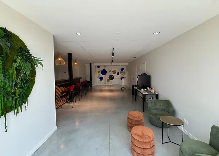 Sure By Western Les Portes De Montauban 3* Campsas